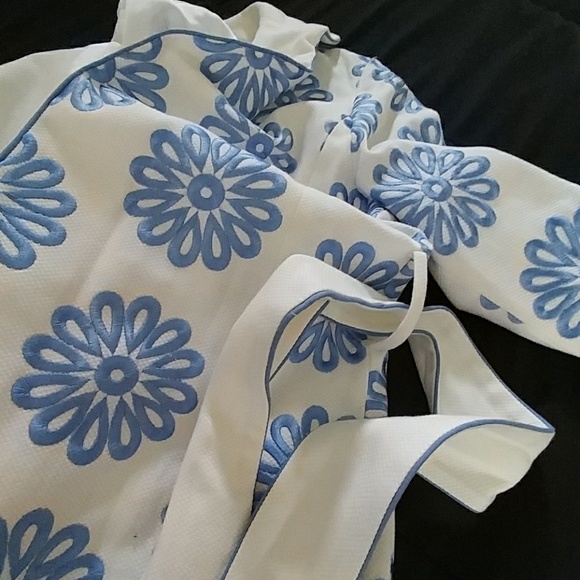 Beautiful Flower Coat - Picture 3 of 3